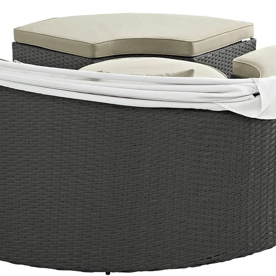 Inviting Outdoor Patio Sunbrella Sectional Daybed With Canopy-4
