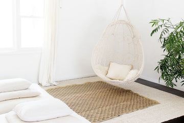 White Triangle Handwoven Grass Rug | 6’ x 5’