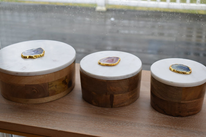 Marble and agate lid
